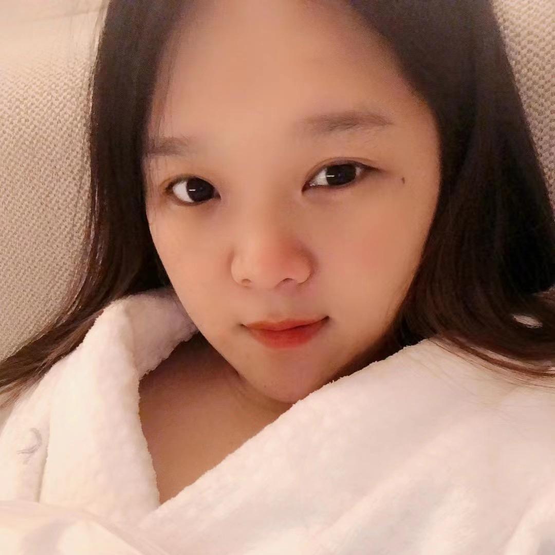 是洛怡呀！
