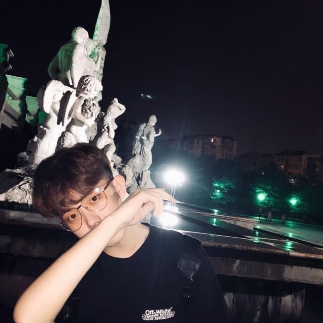 废柴睡醒了（手机悍匪）