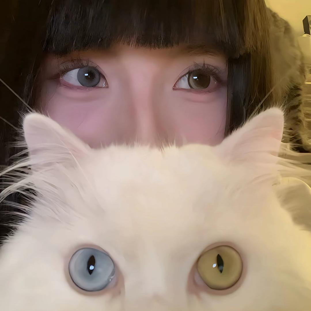 欣欣^