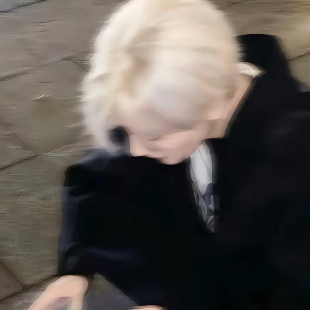 有点小困