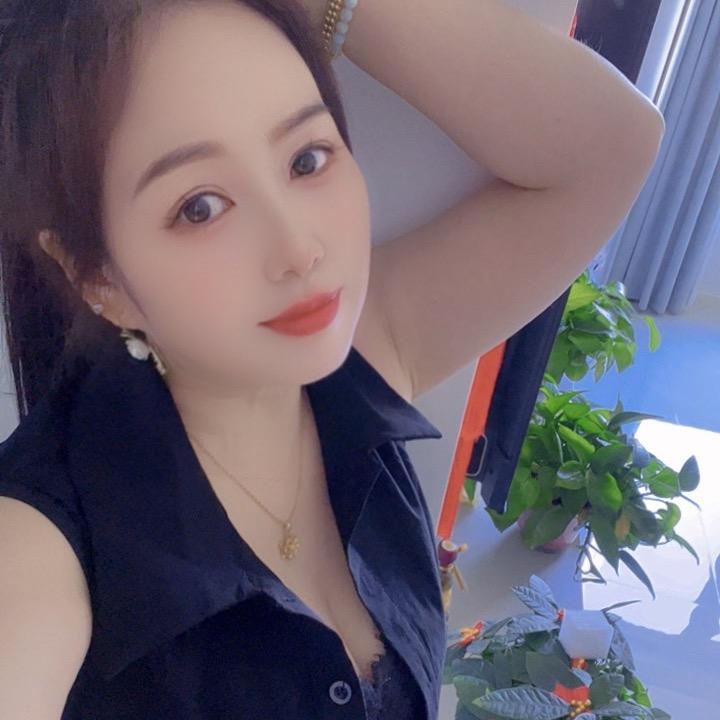 翠花好温柔^0^，每早四点直播开起