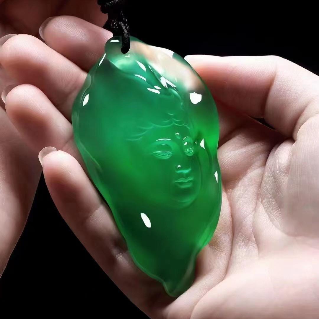 缅甸翡翠原石-女矿主