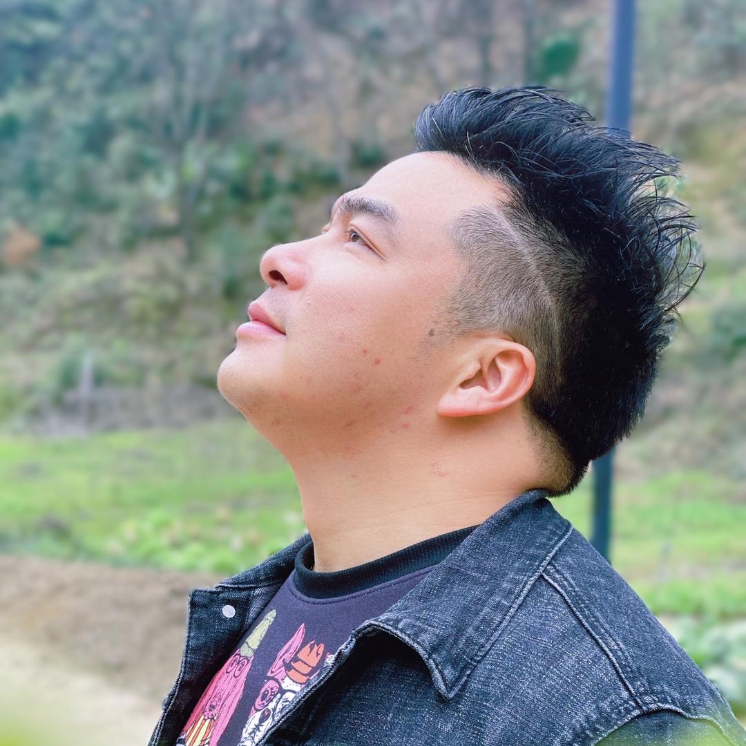 黄伟来哒