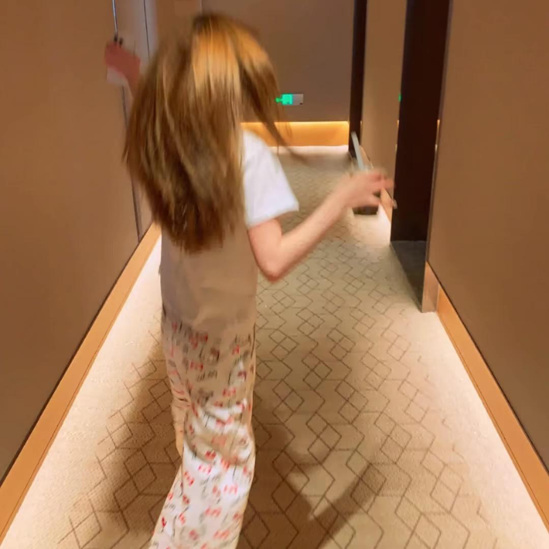闹闹