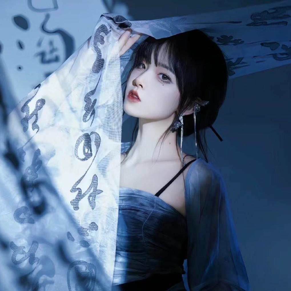 阿瑶.