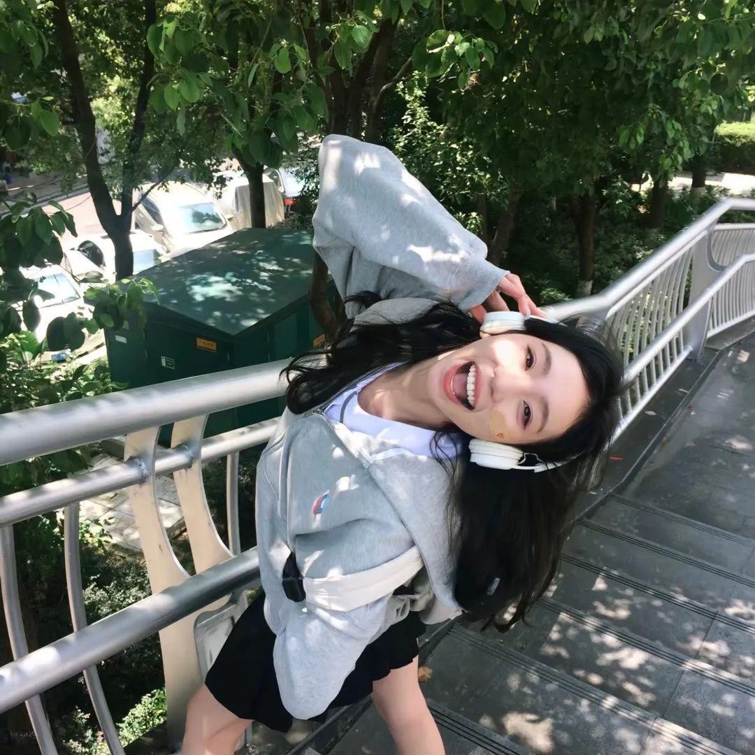 🦋.