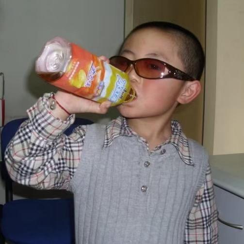 好男人志在四方，心中有苦不声张