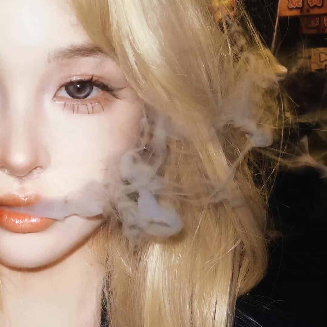 坚强护家的陈春花头像
