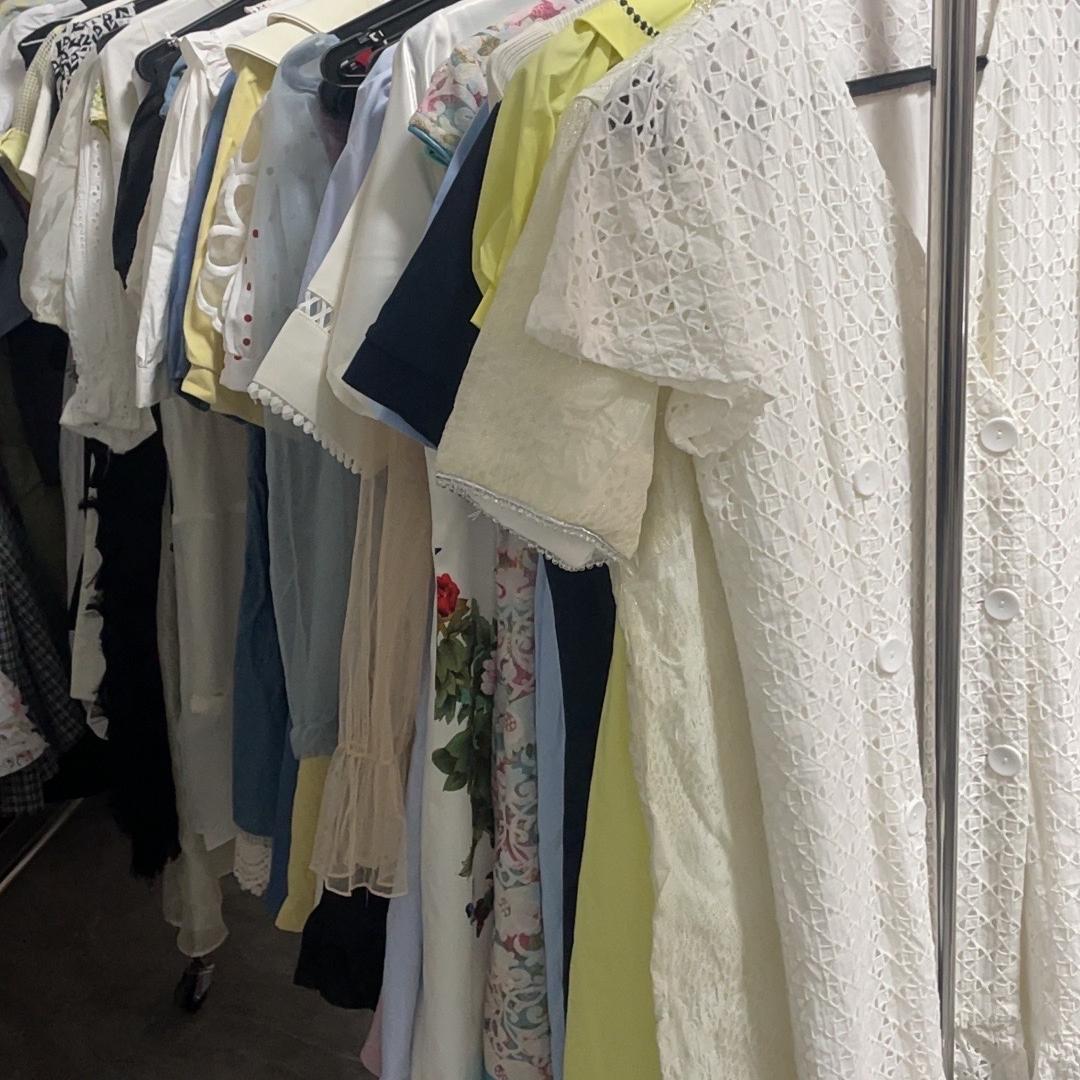 多米服饰批发店