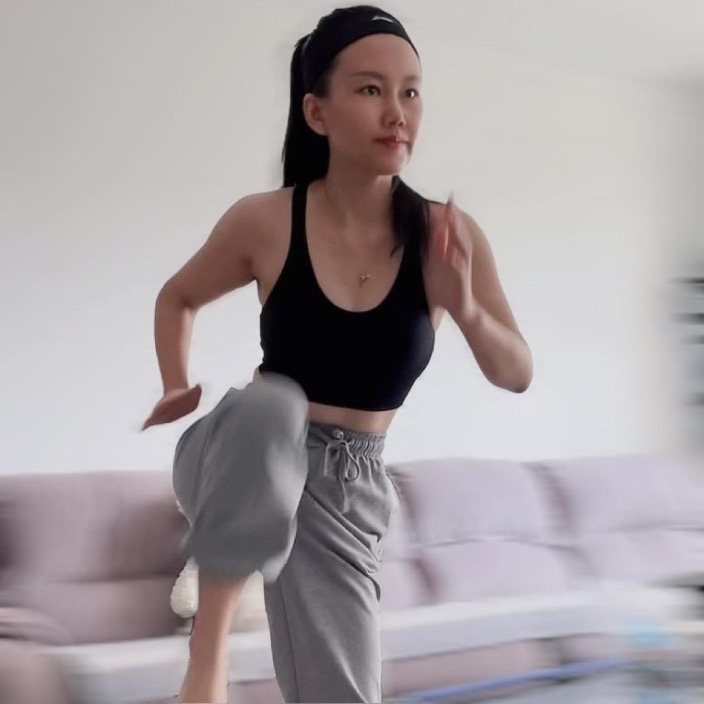 自律姑娘 健身塑形