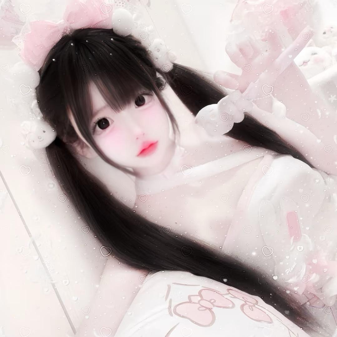 爱穿背心的小女孩