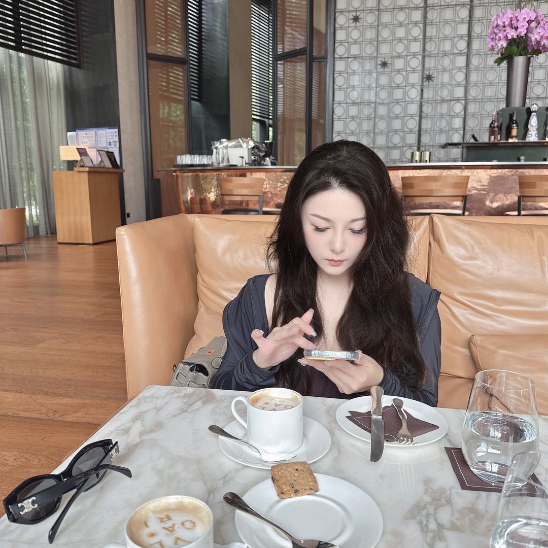 大G  Lina小狮妹