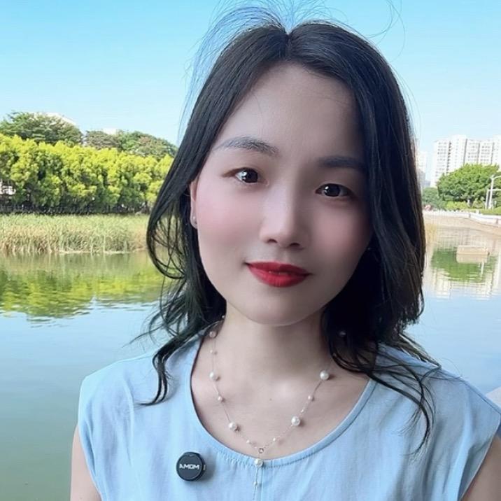 是莉莉吖