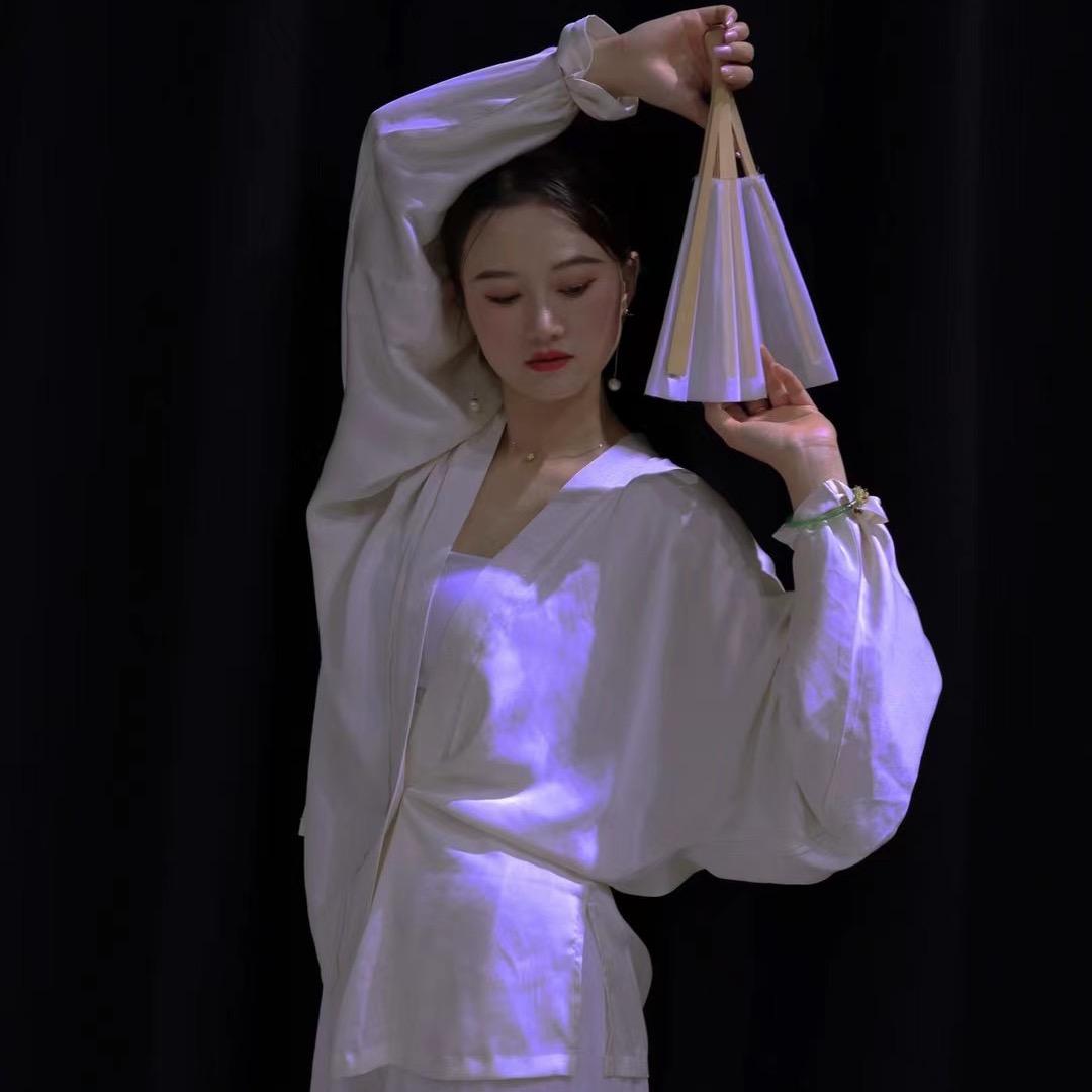 普洱寻吾艺术——王王