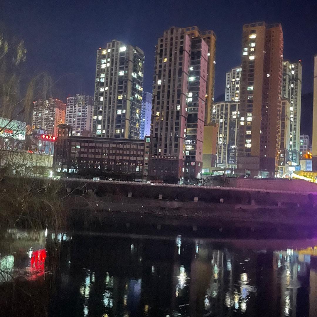 游山玩水
