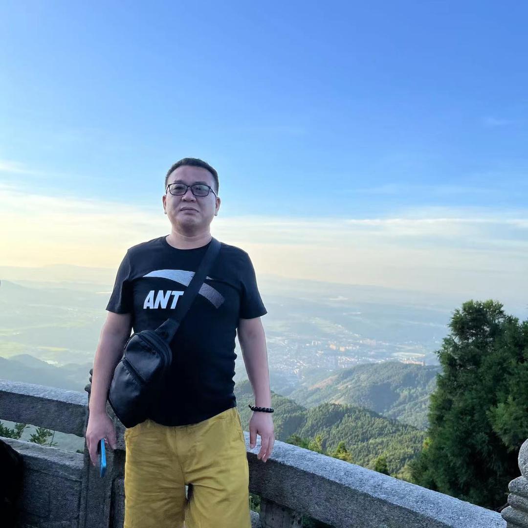 梁酱客大锅台地锅炖官方号