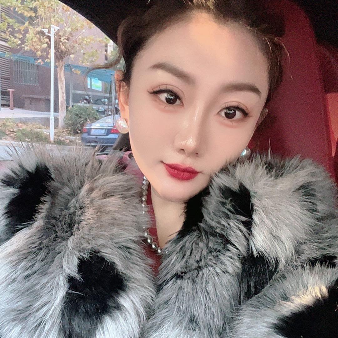 开跑车的小姨妈