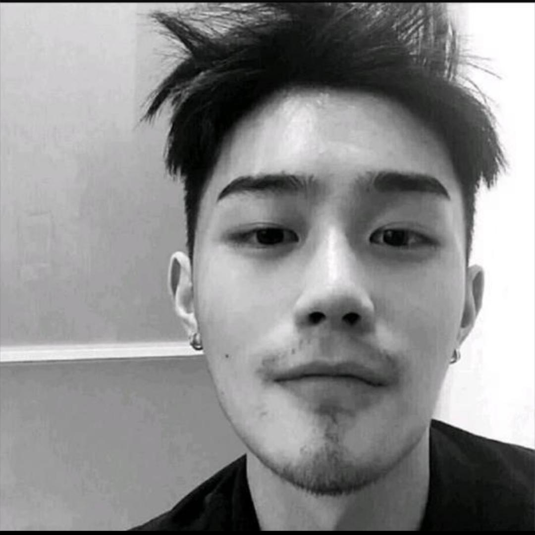 开心💋满哥哥