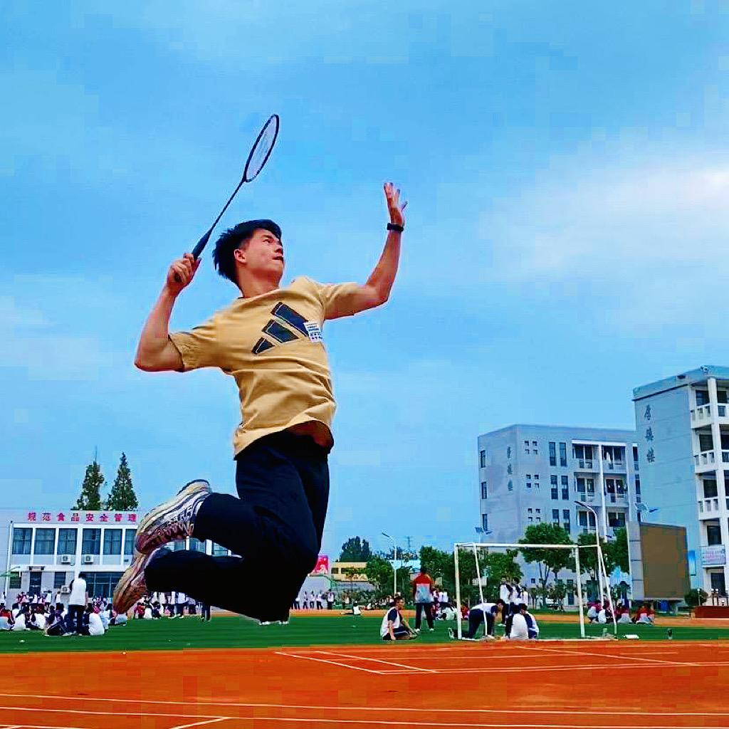 教羽毛球的周老师🏸️