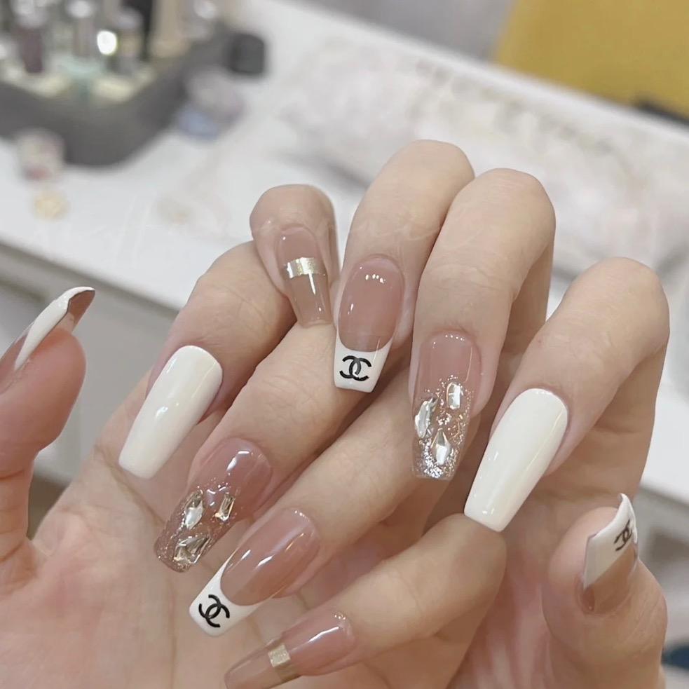 外冈依拉客美甲款式