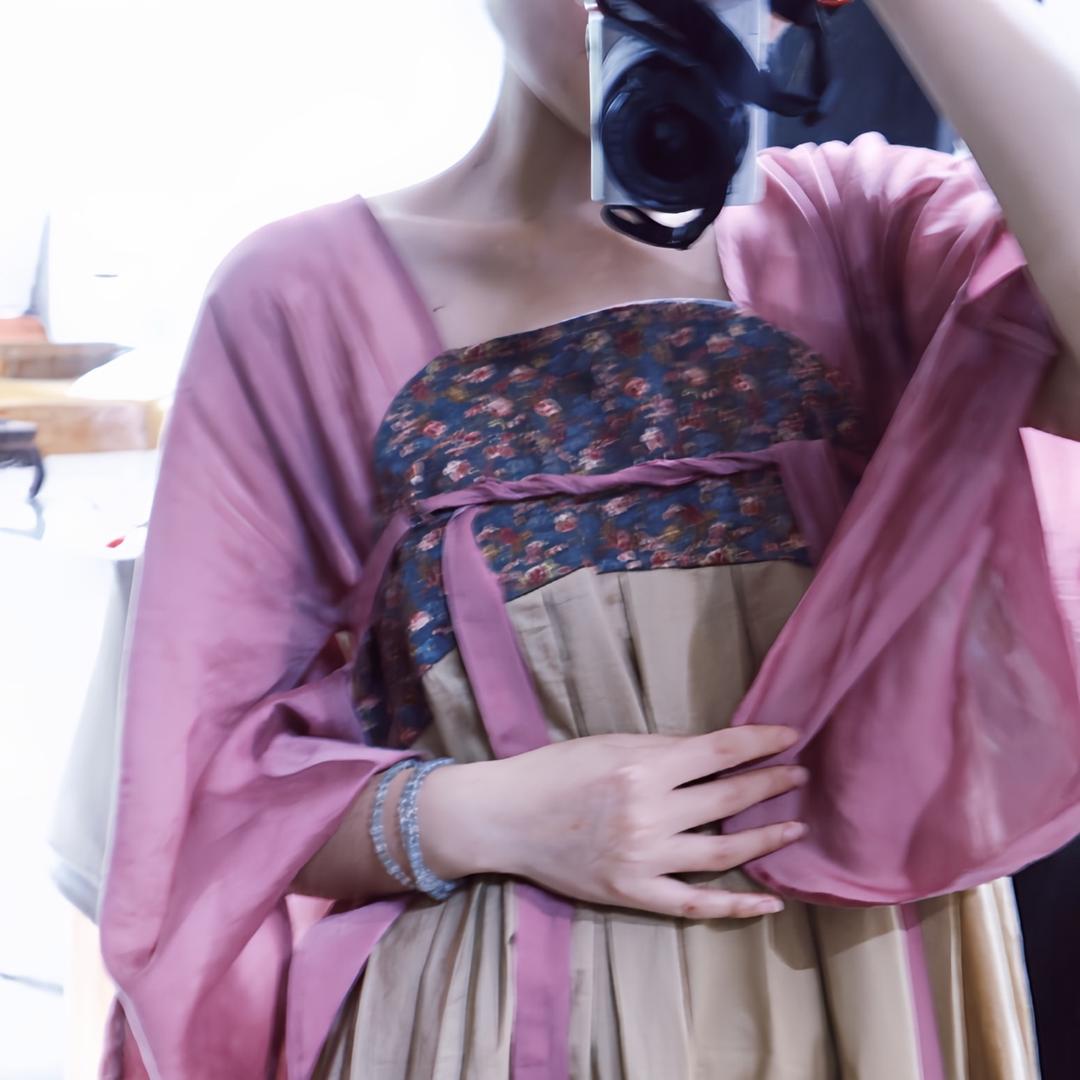 小彩虹是个小裁缝