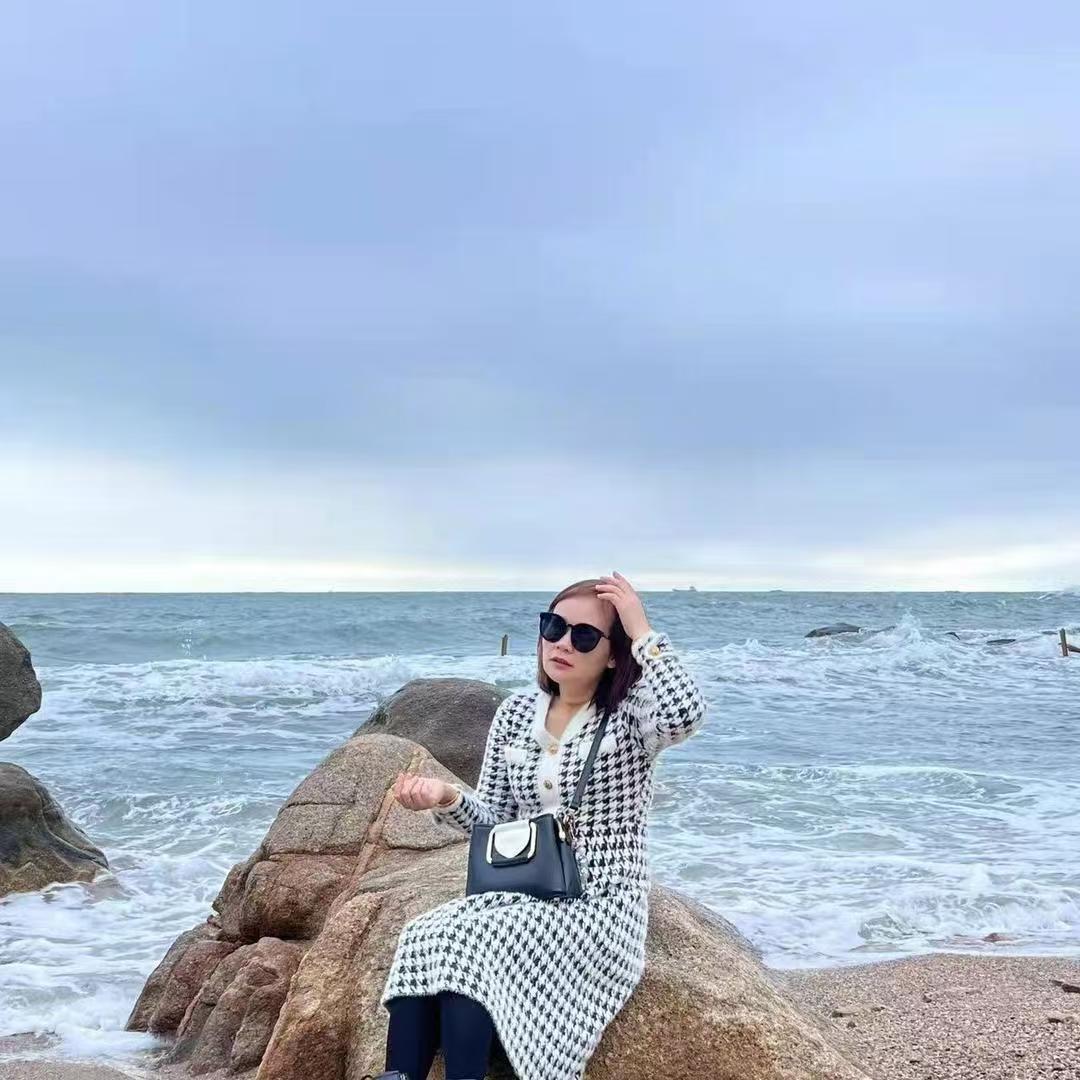 丝娜服饰小号