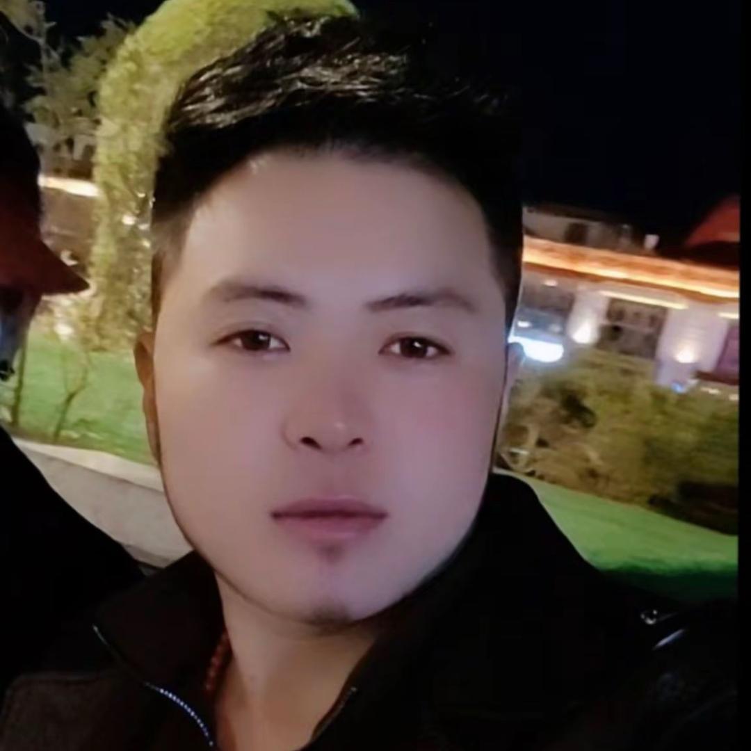 藏族小伙。
