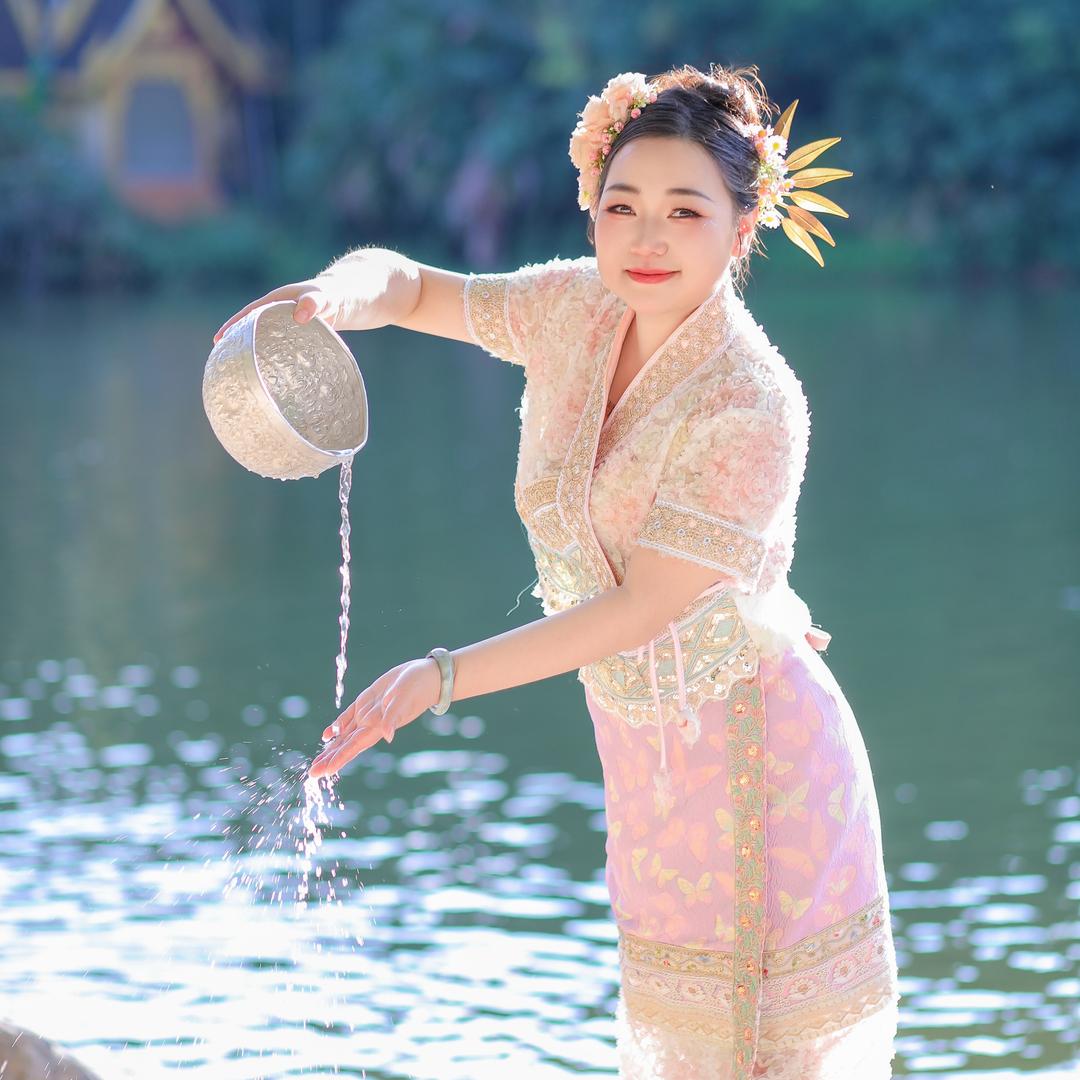 扬帆起航的丽姐