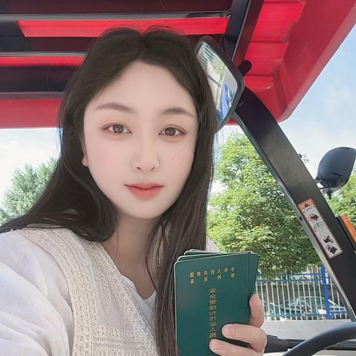 叉车女教练大宝贝