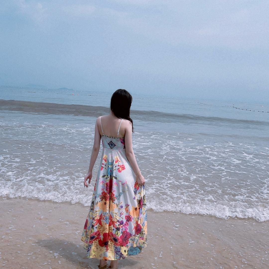 卷发妹妹.