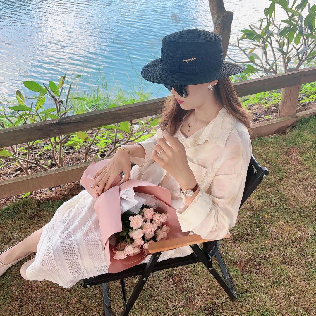 00后服装店老板娘🐑