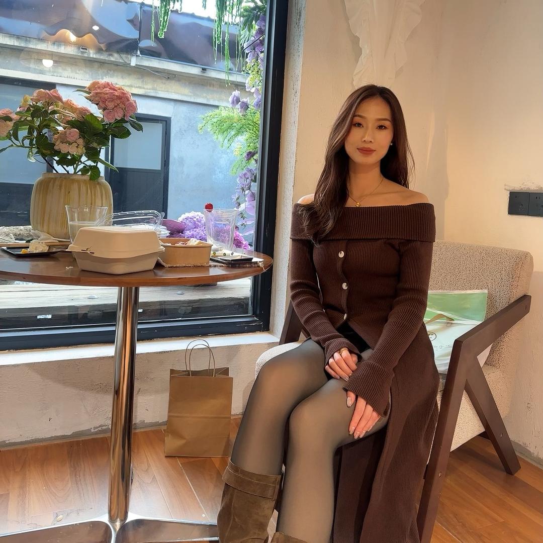 晴晴子。