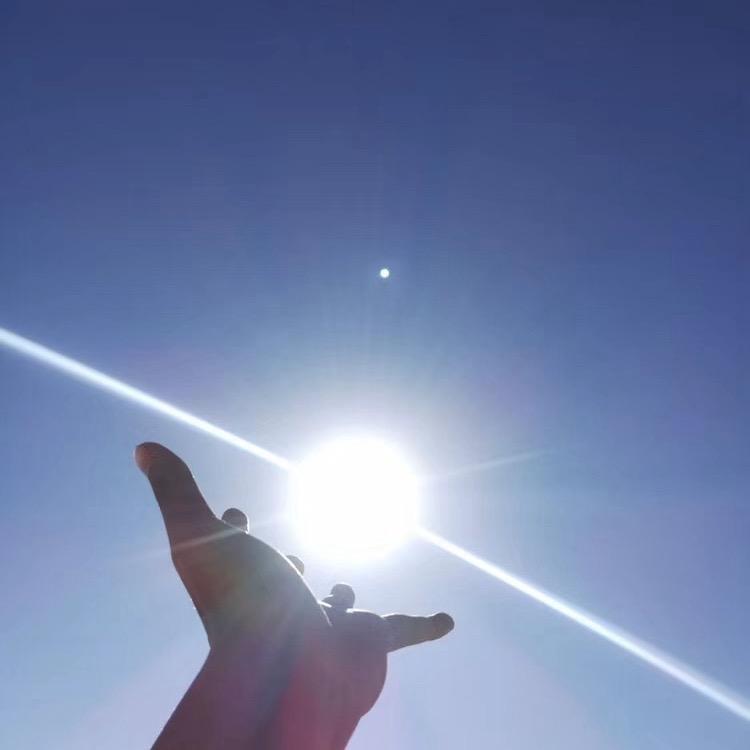 g