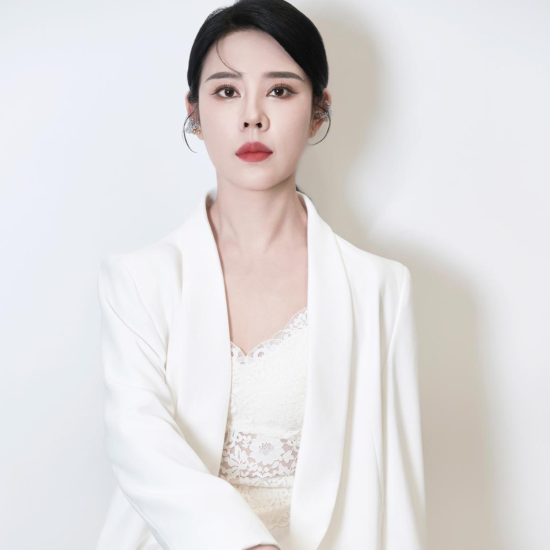 静藝術定妝