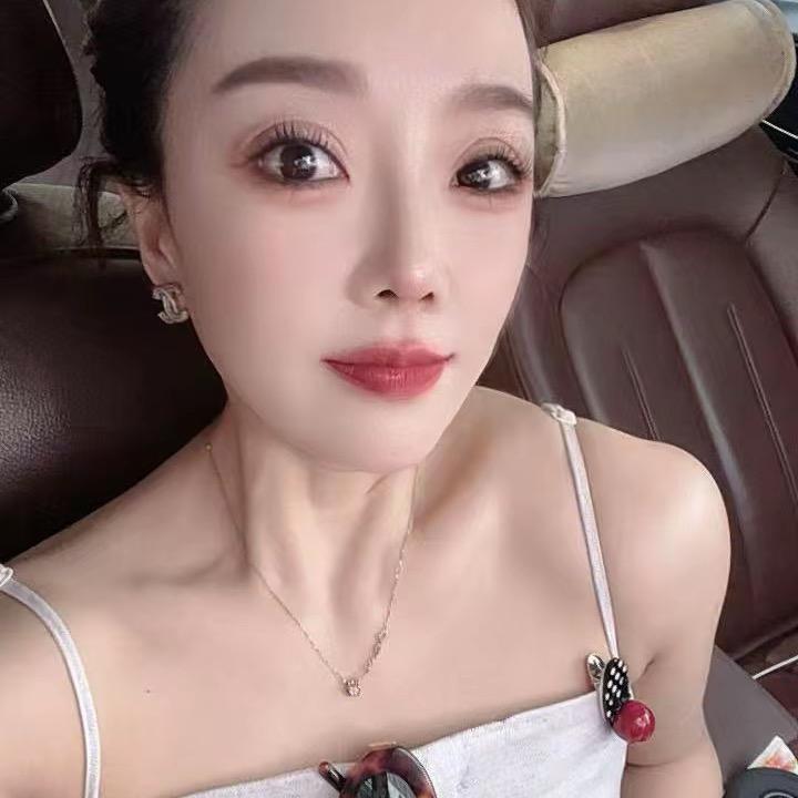 青瓷广场律动有氧健身操      王笑