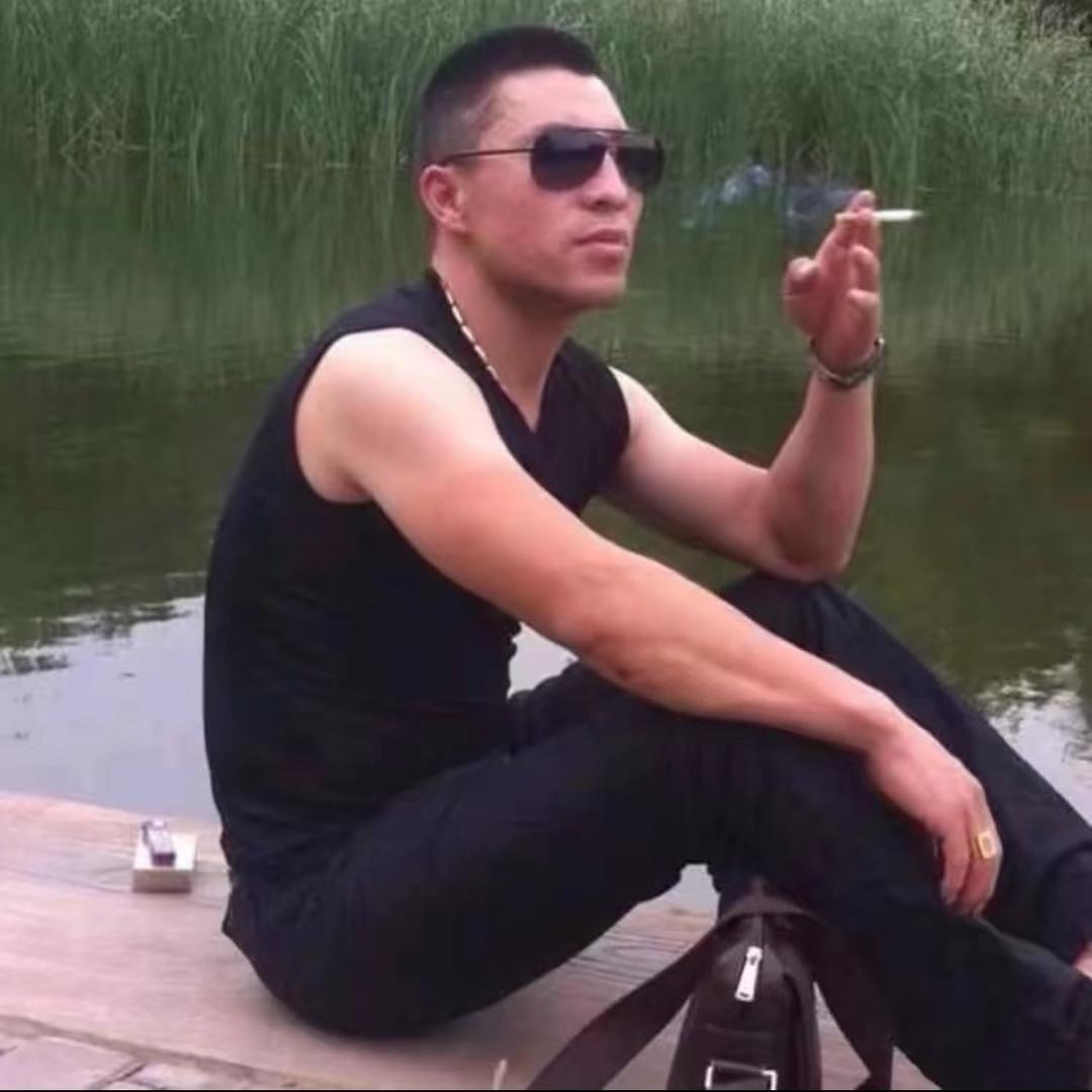 疲惫的笑容