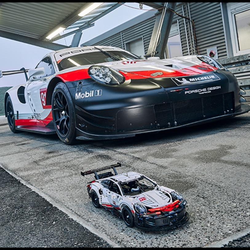 唯与雯潮玩专营店