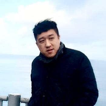 一个玩即兴的吉他老师