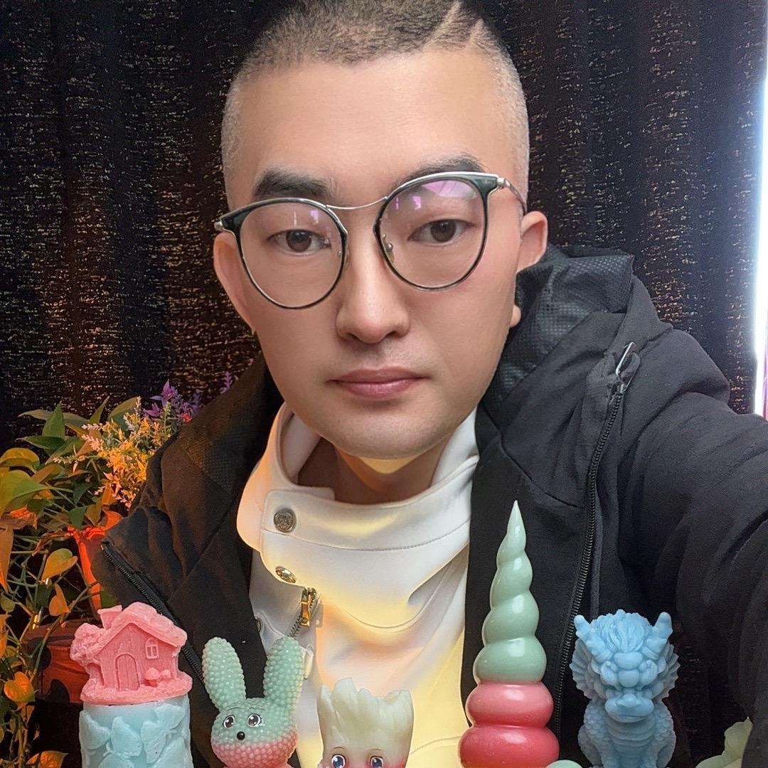 大叔超爱吃