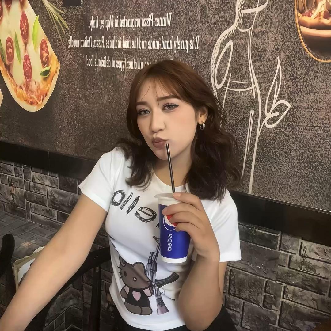 小依～