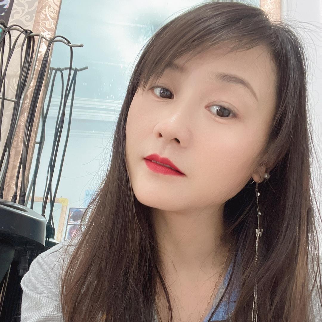 傻妞PK主播。