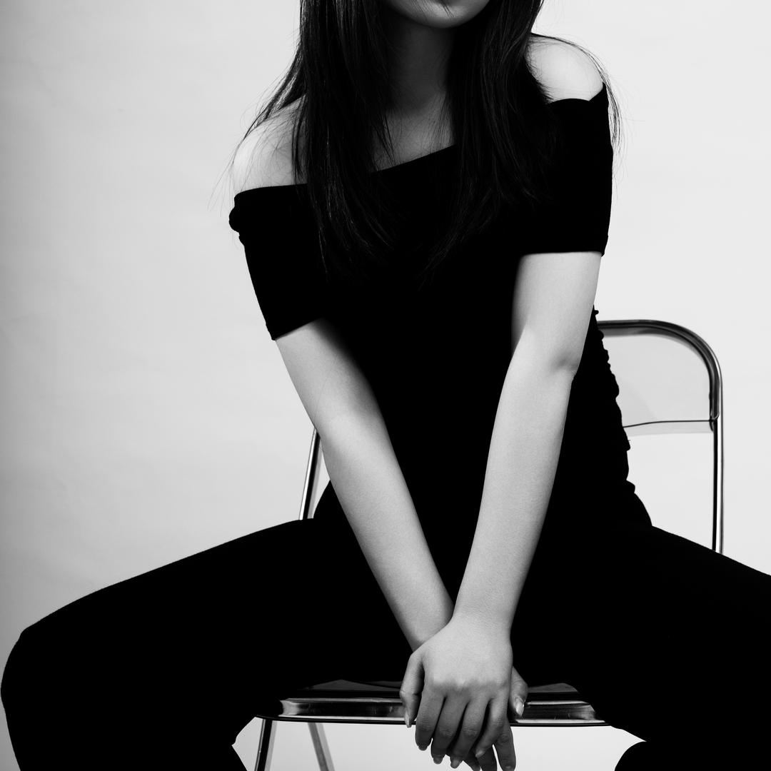 洛维思化妆师镕