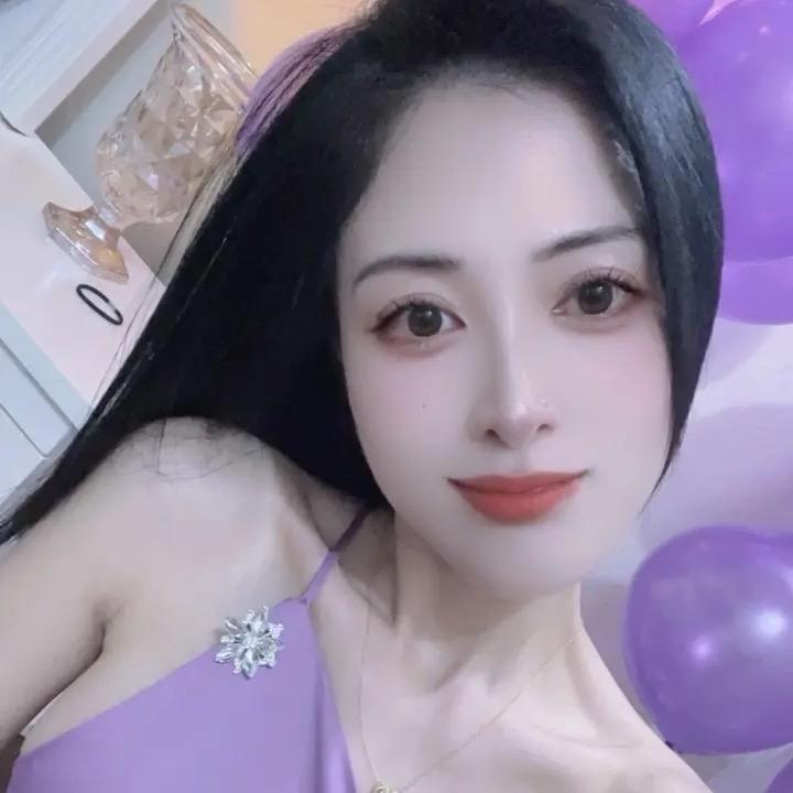 英子🍬（9月16号四周年庆🎉）