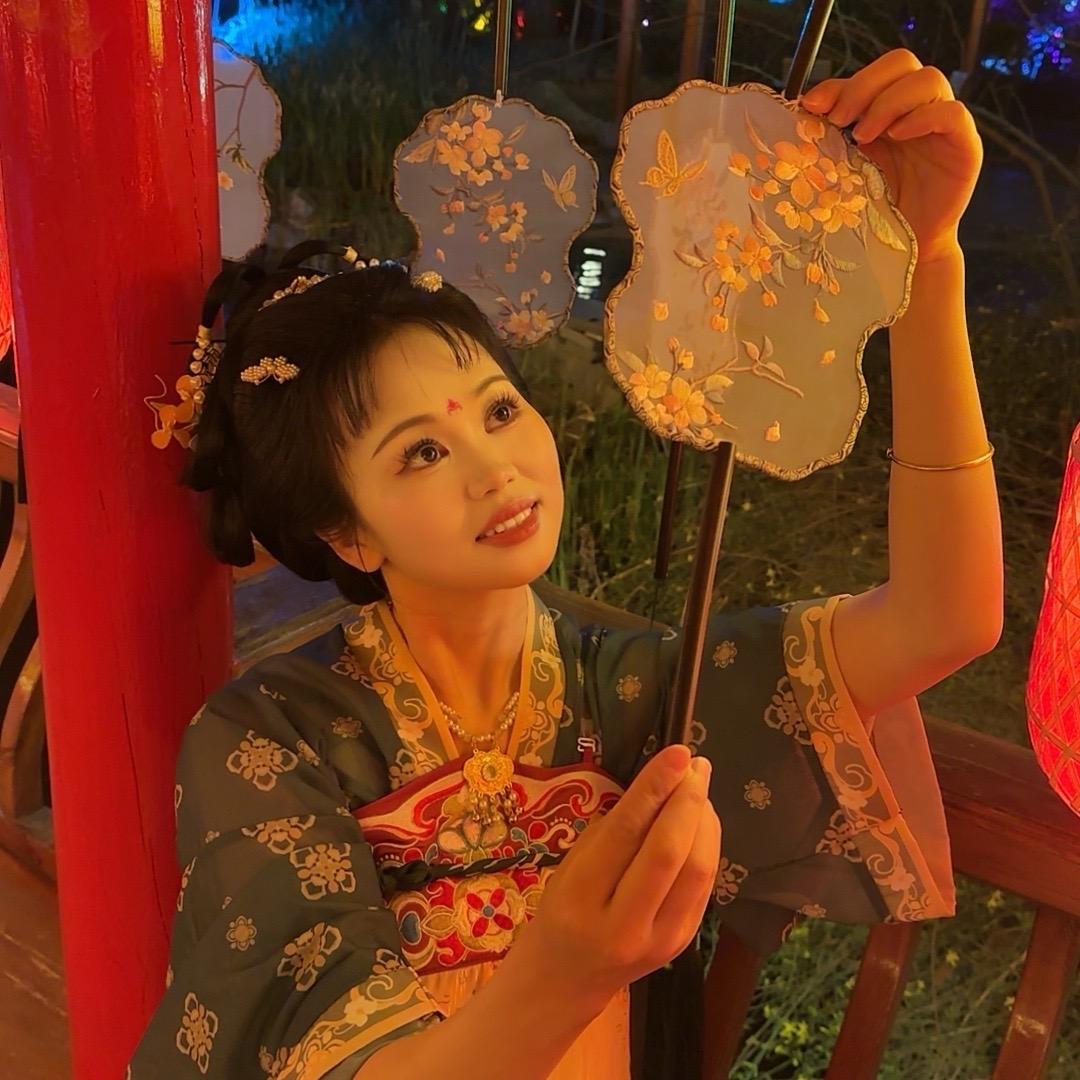 杨清清