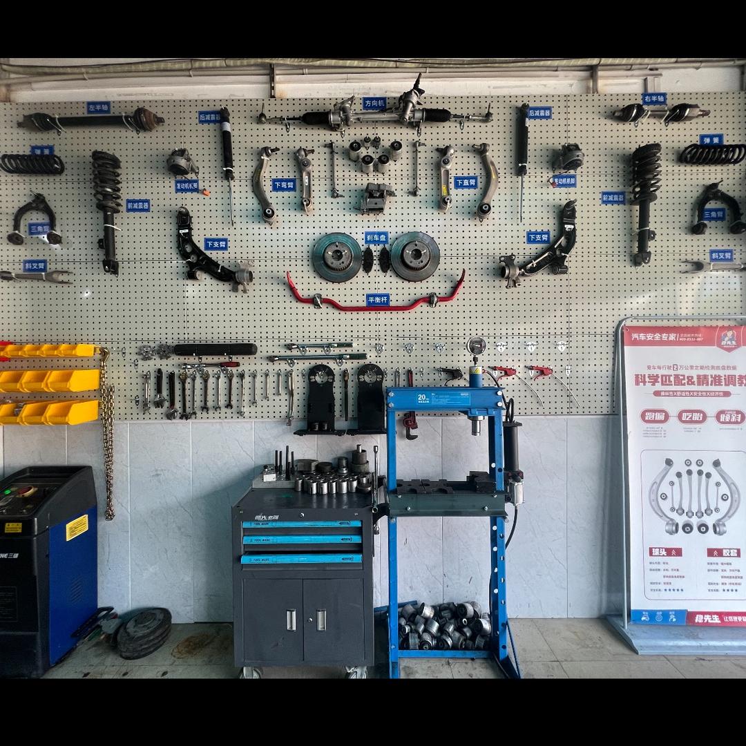 万汇汽车精修-胡辉