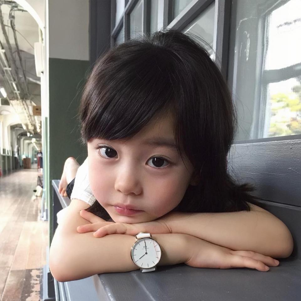 一个风趣幽默忧郁感伤的女人