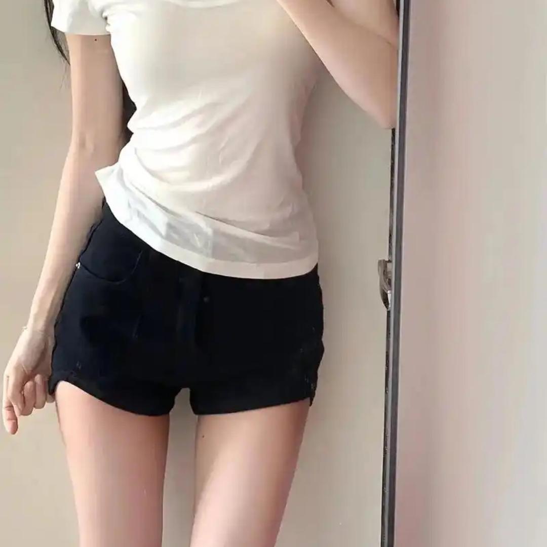 卖火机的大女孩