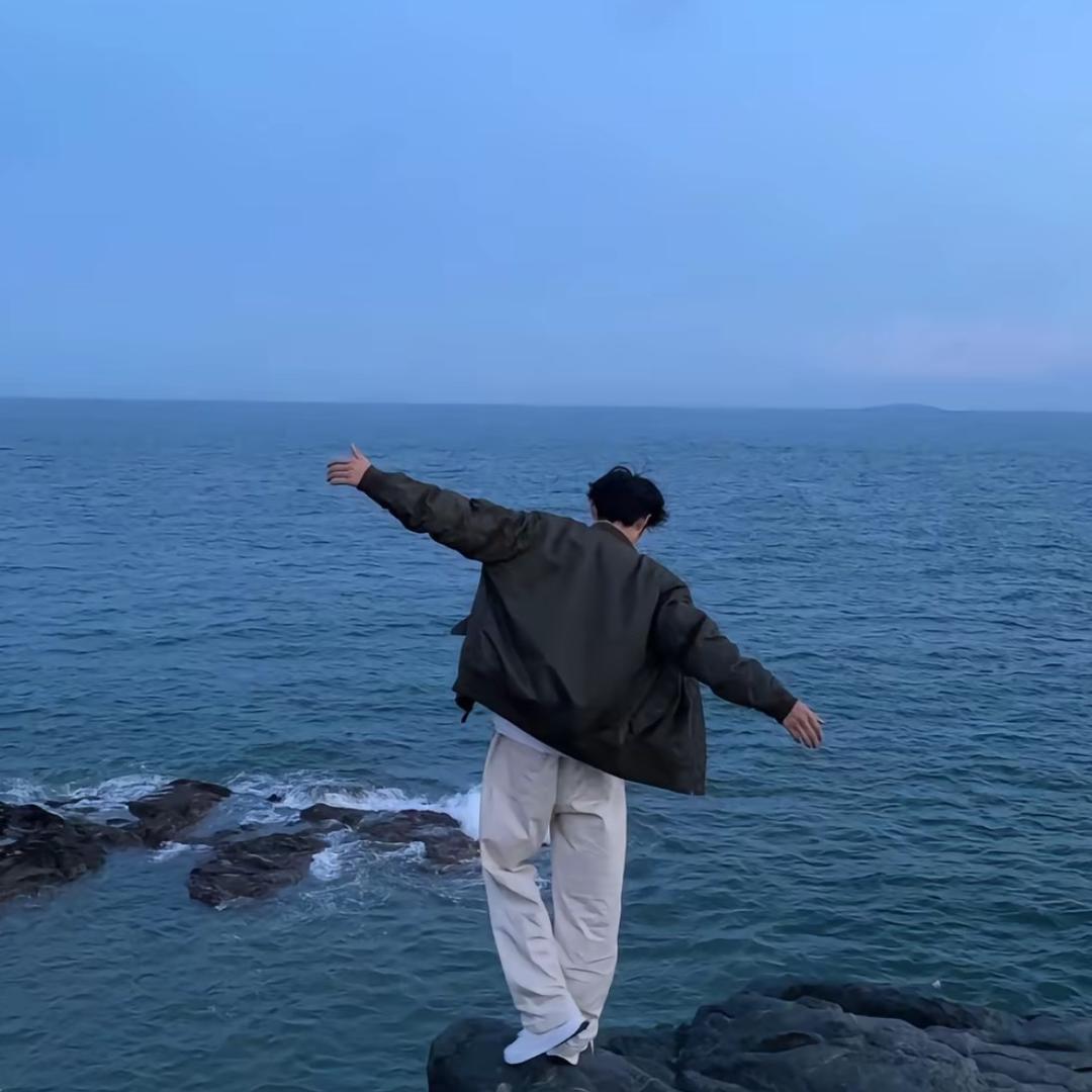 向阳.