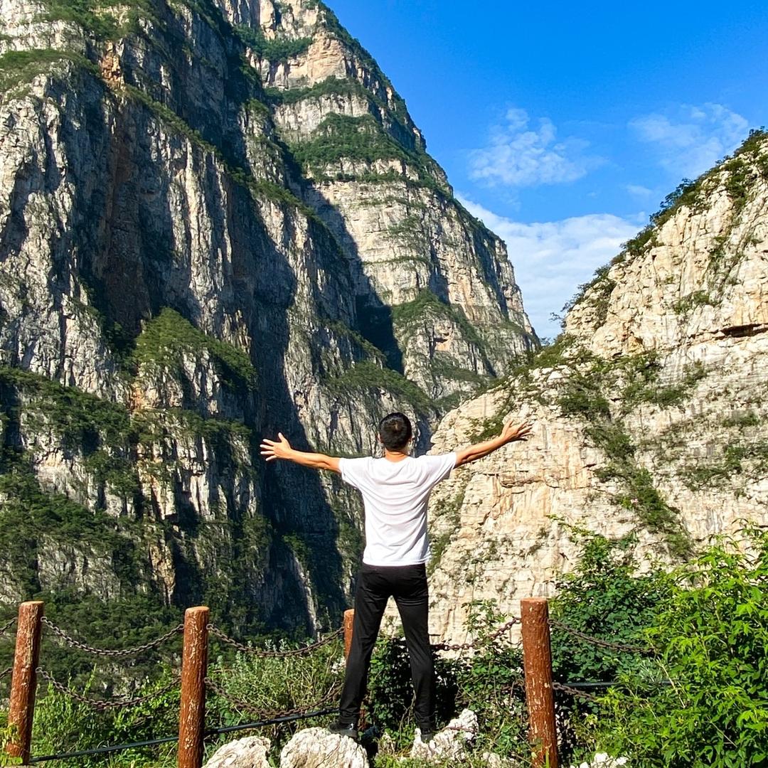 小何旅行