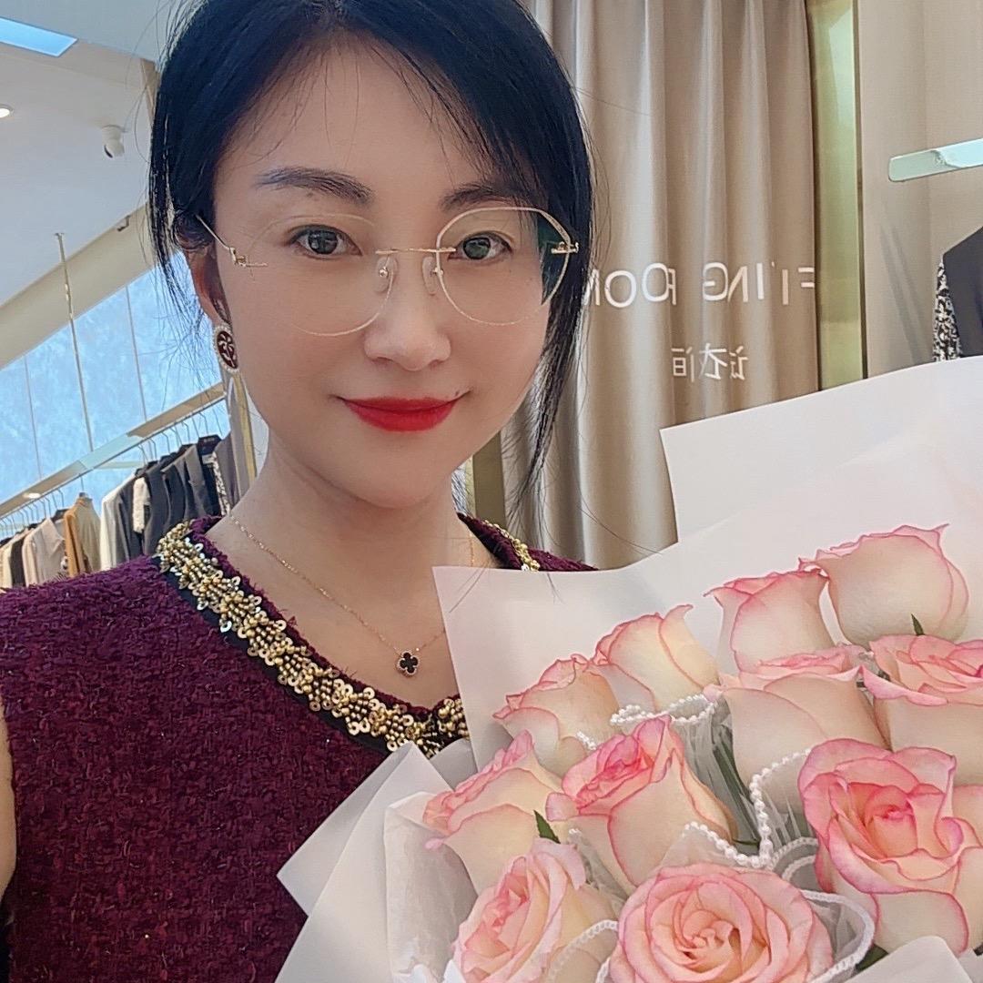 恋衣坊女装寒亭二店嫂子